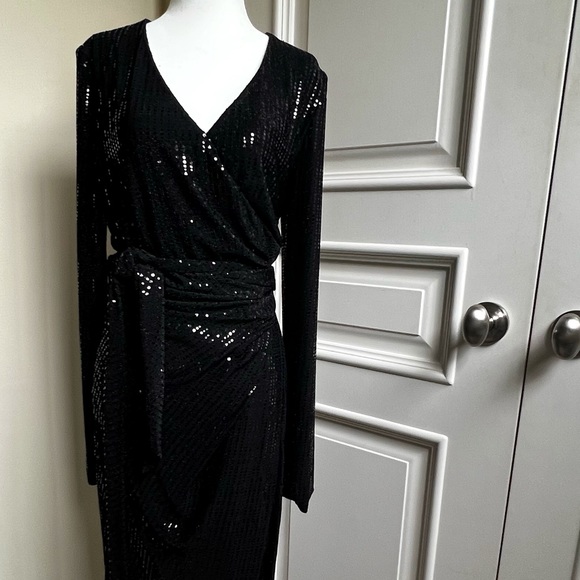 Black sequin wrap dress never worn - Picture 2 of 9